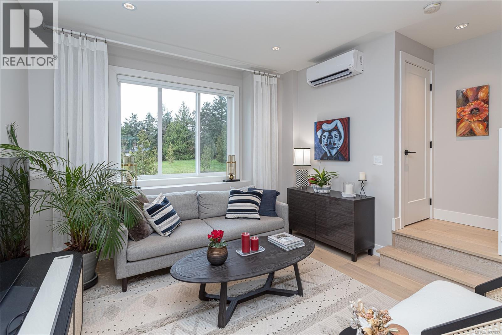 13 10480 Resthaven Drive, Sidney