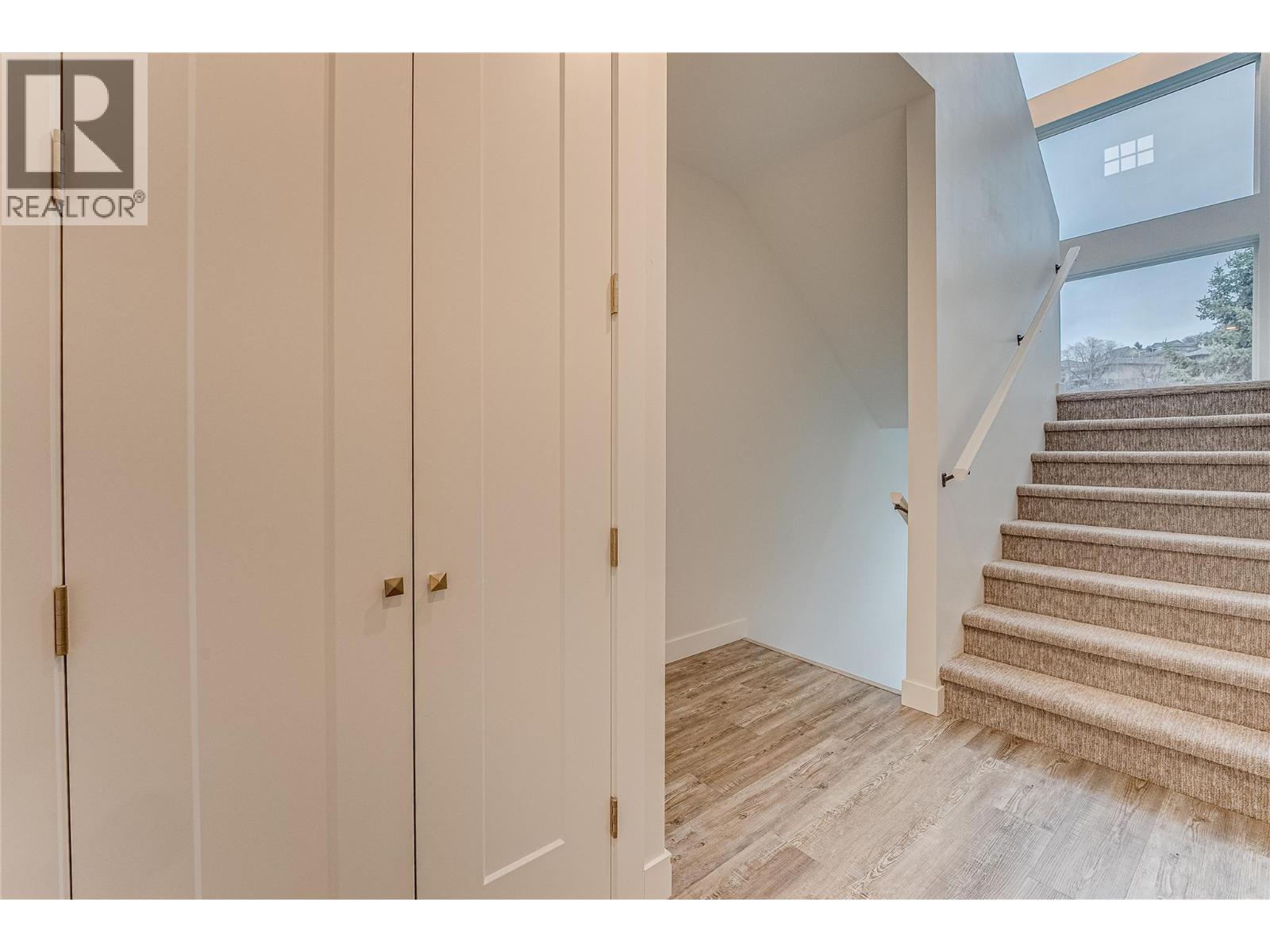 #11 1039 Mt. Fosthall Drive - 21