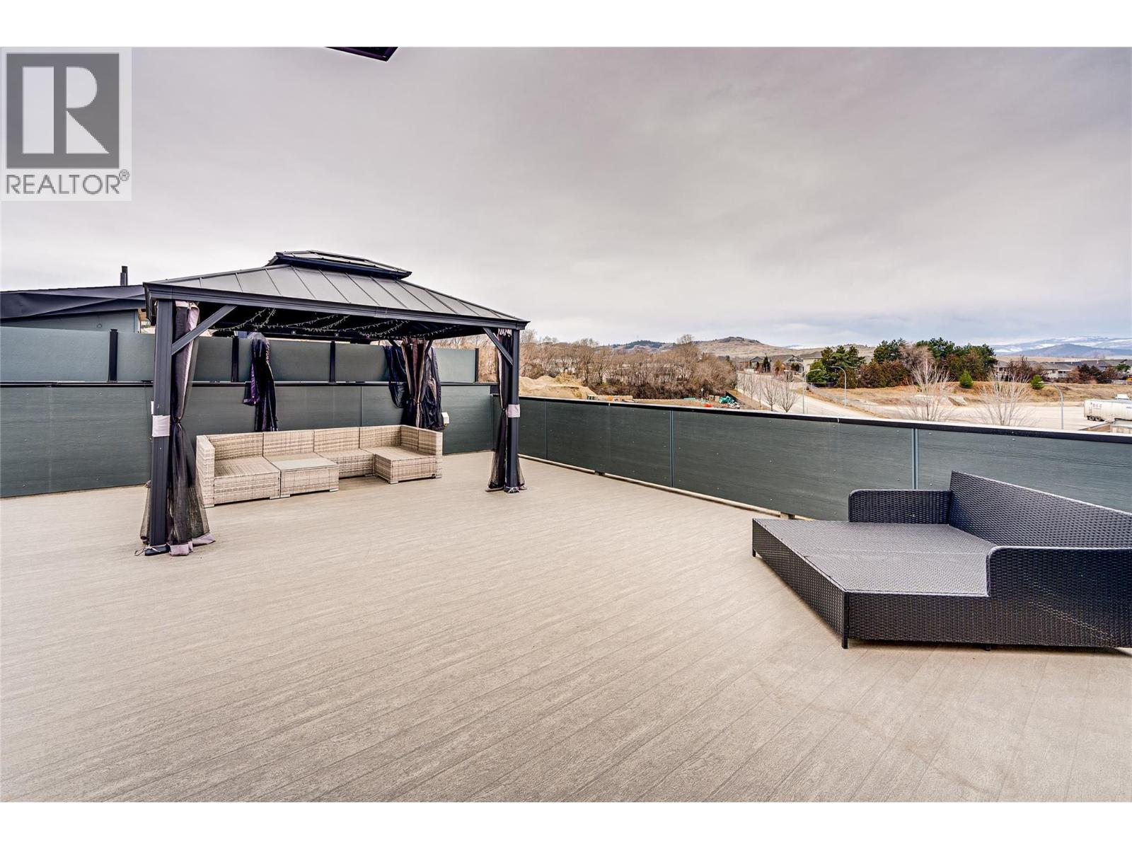 #11 1039 Mt. Fosthall Drive - 33