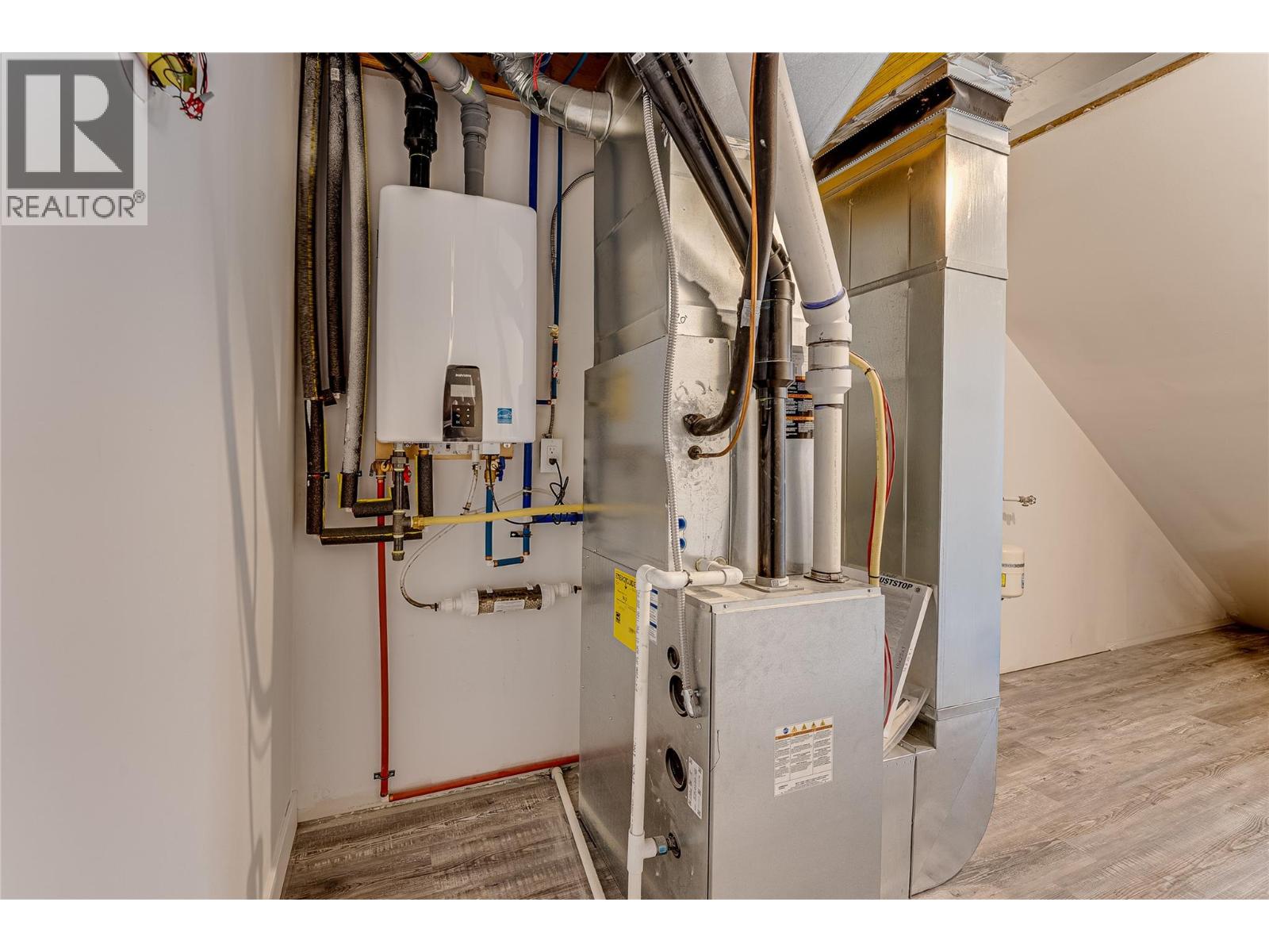 11 1039 Mt. Fosthall Drive, Vernon