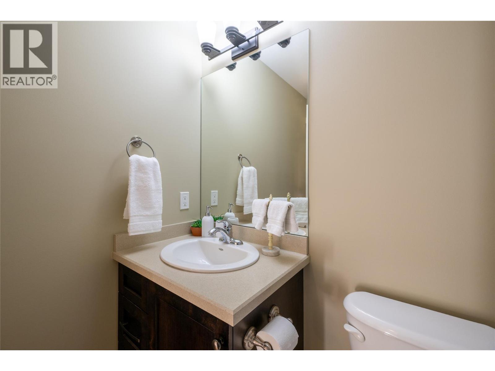 2038 Stagecoach Drive, Kamloops