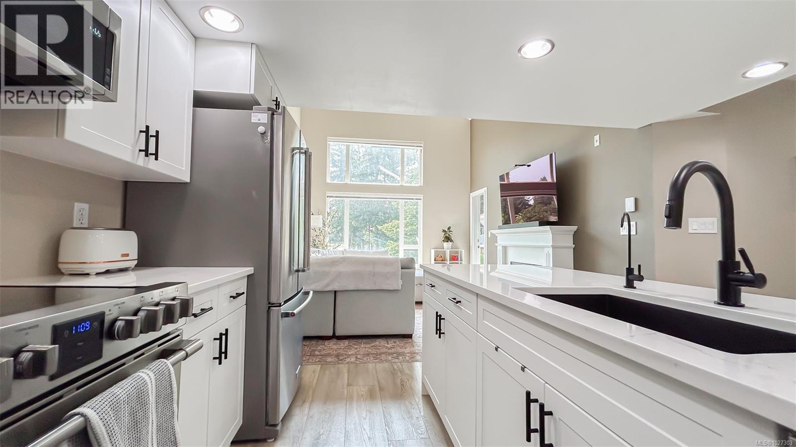 403 2823 Jacklin Road, Langford