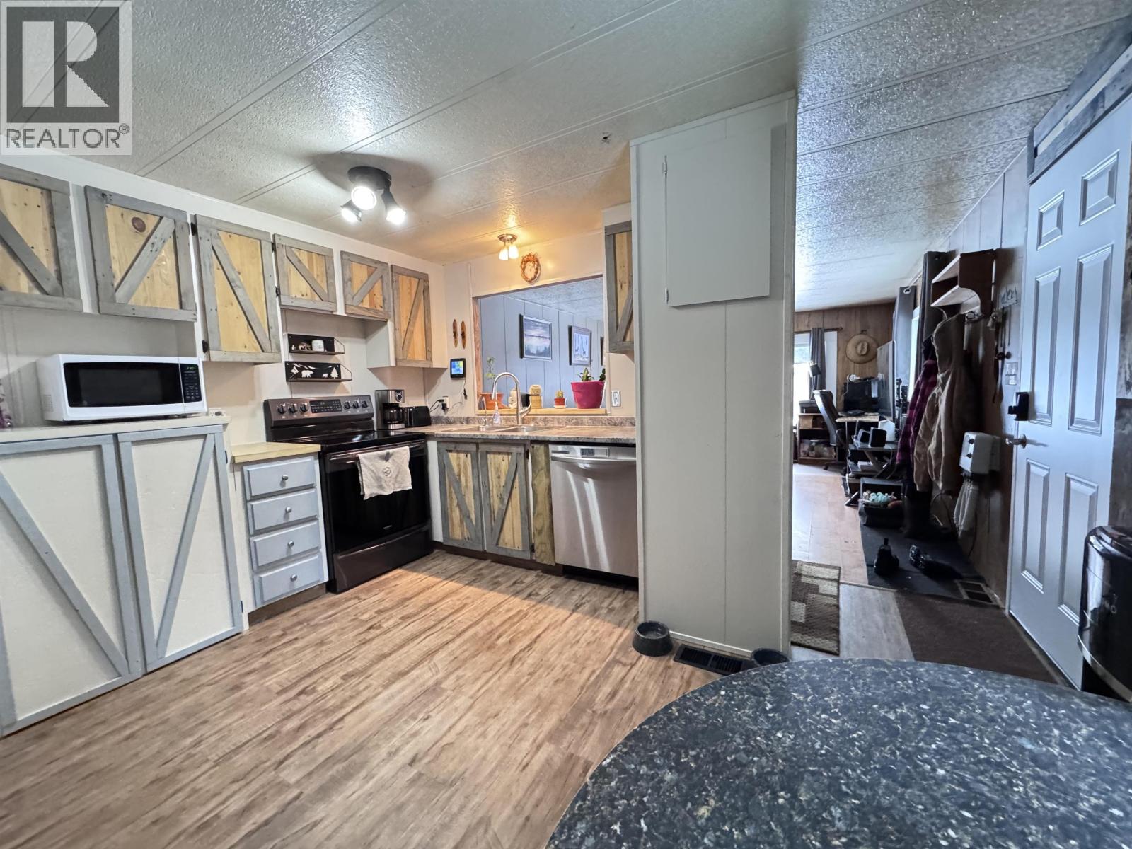 542 KEMP ROAD - 16