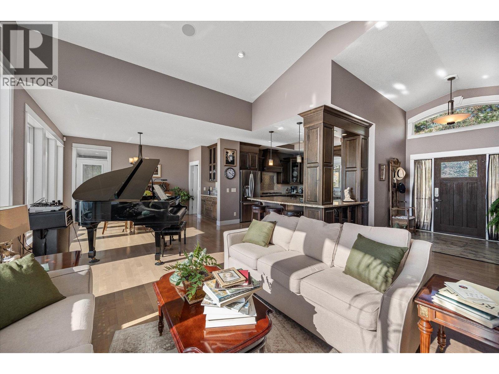 205 5165 Trepanier Bench Road, Peachland