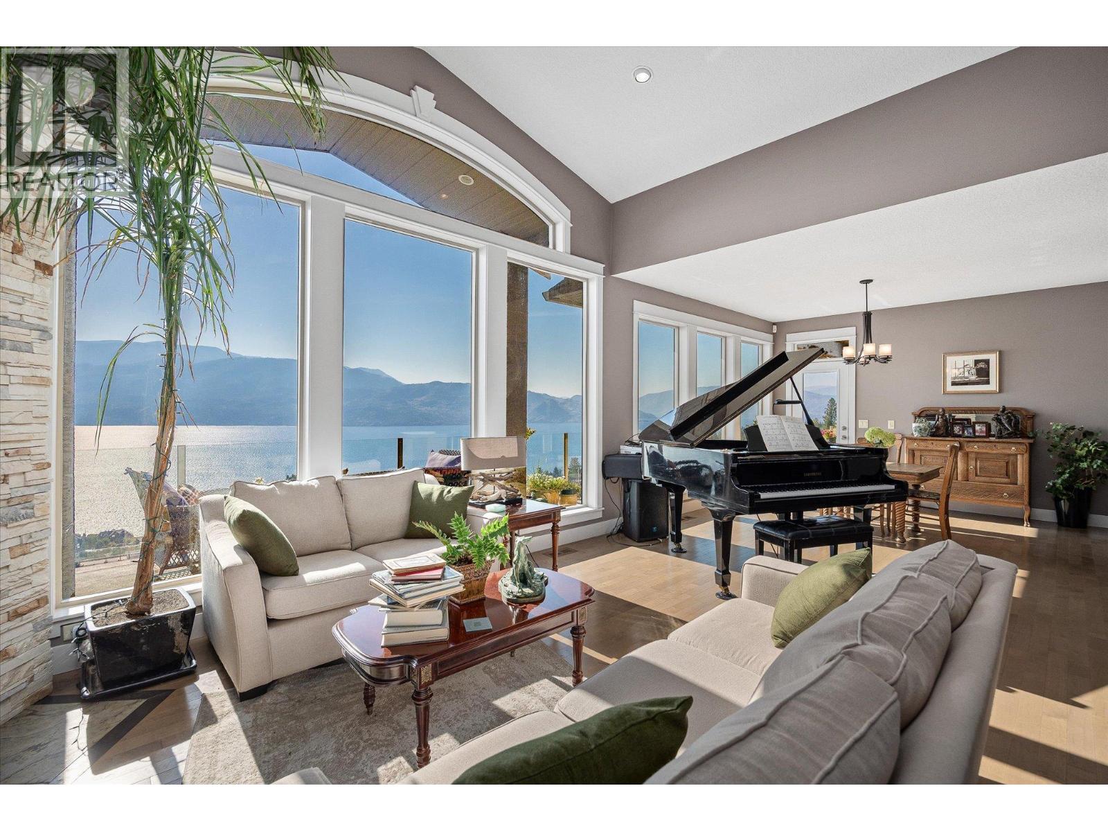 205 5165 Trepanier Bench Road, Peachland