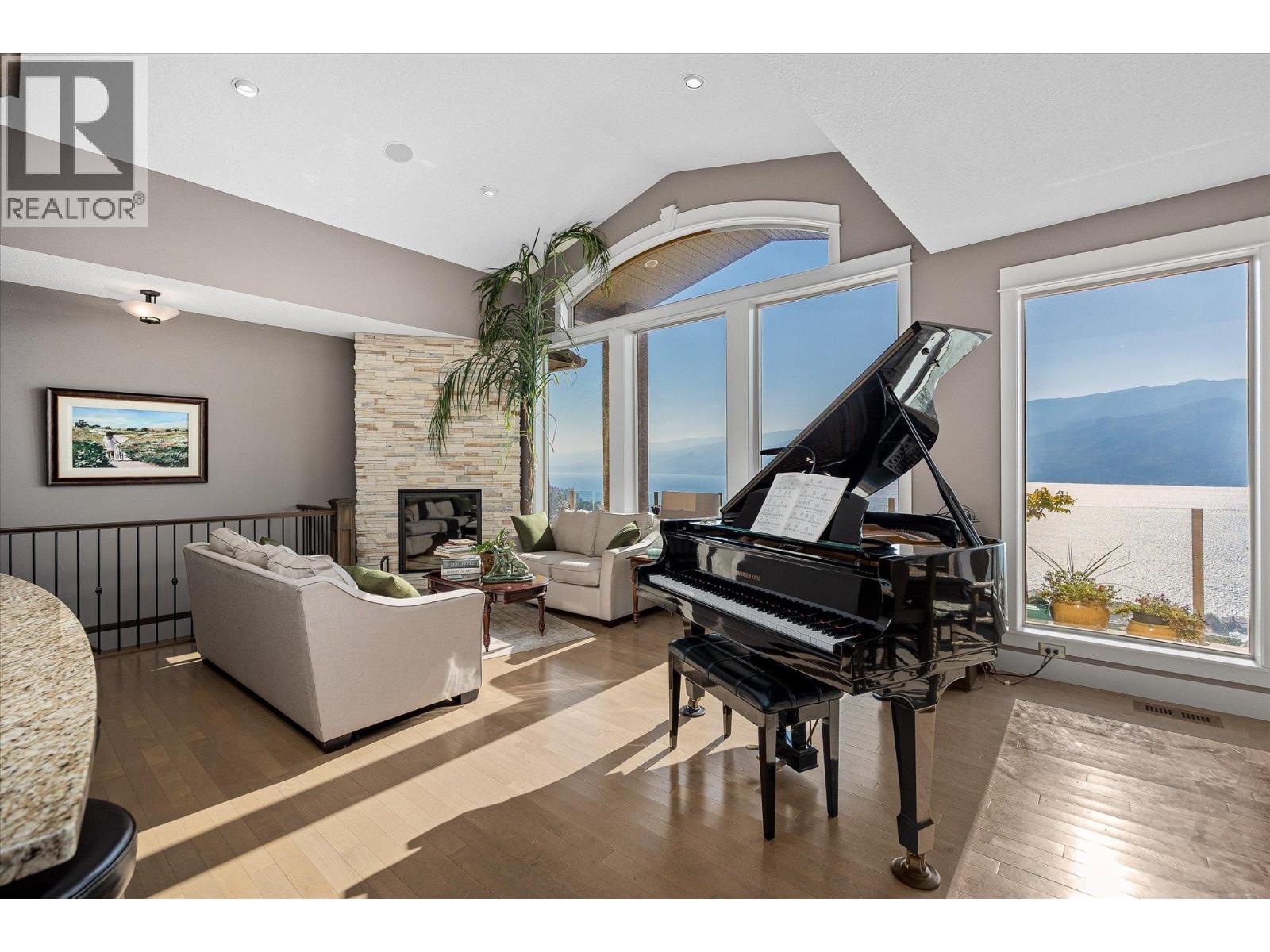 205 5165 Trepanier Bench Road, Peachland