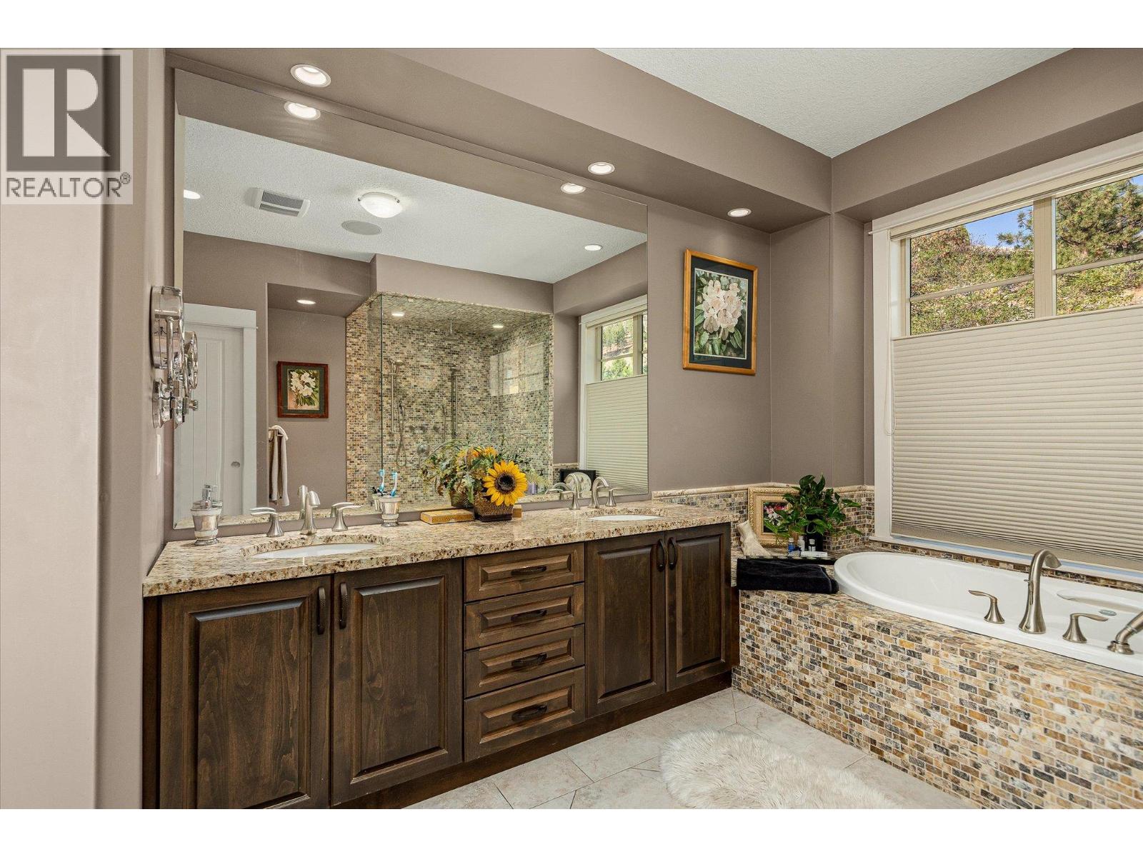 205 5165 Trepanier Bench Road, Peachland