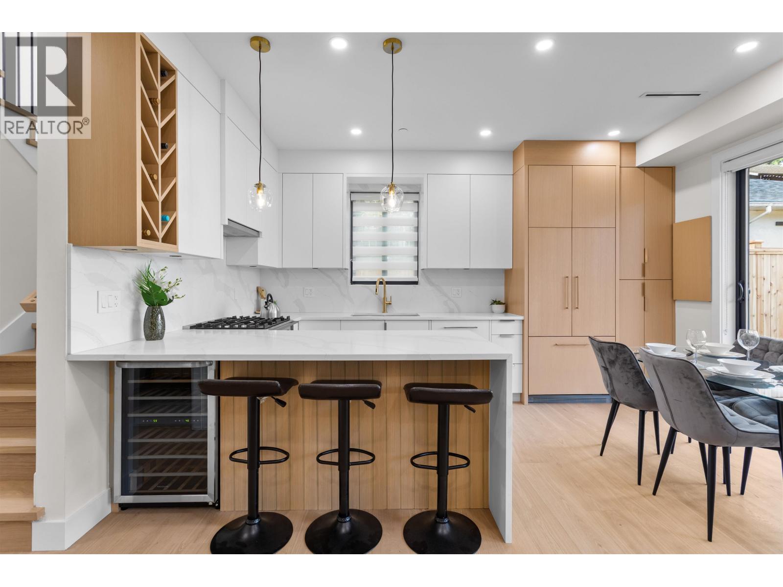 2 3429 NAPIER STREET, Vancouver