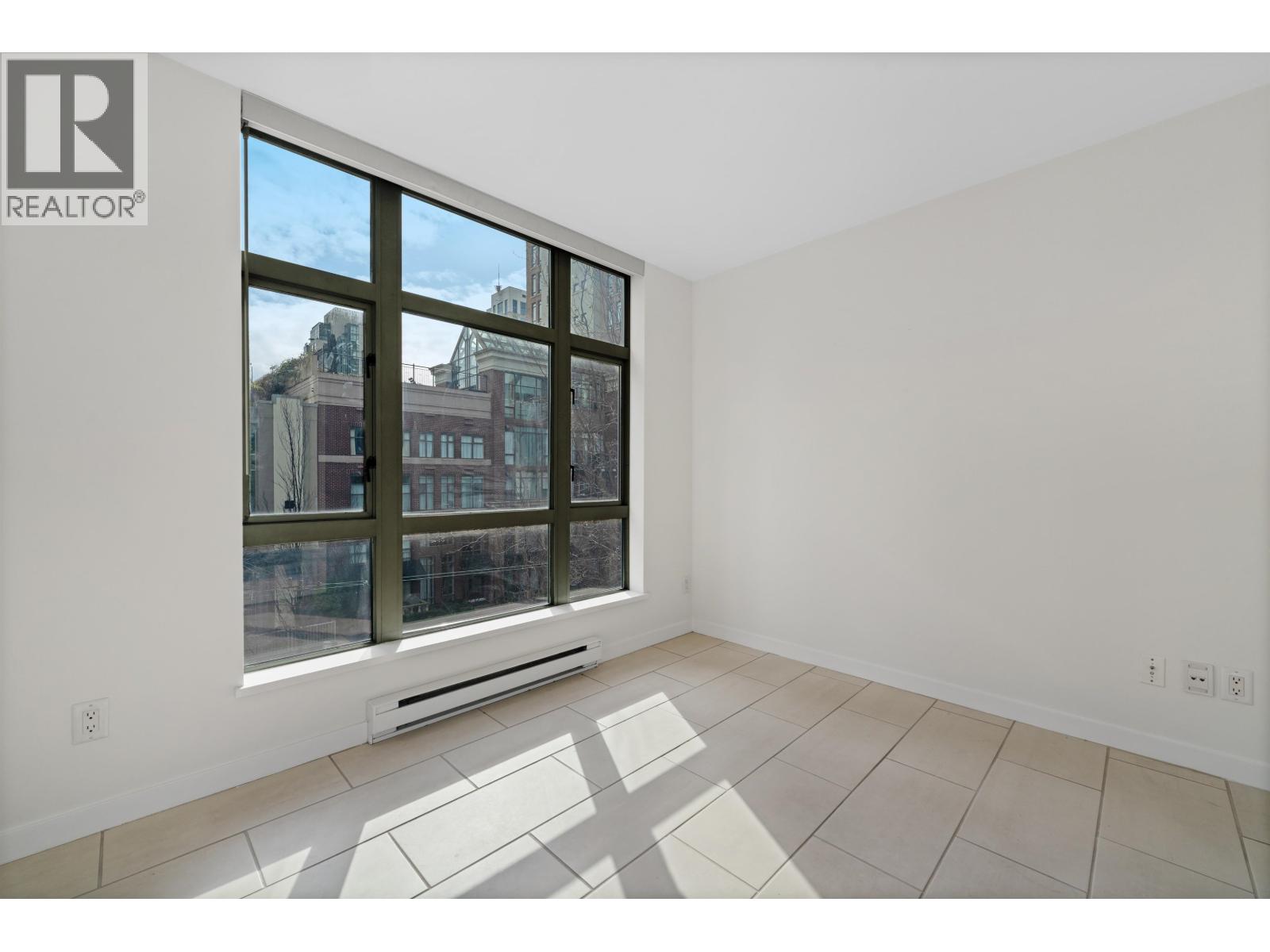 1237 RICHARDS STREET, Vancouver