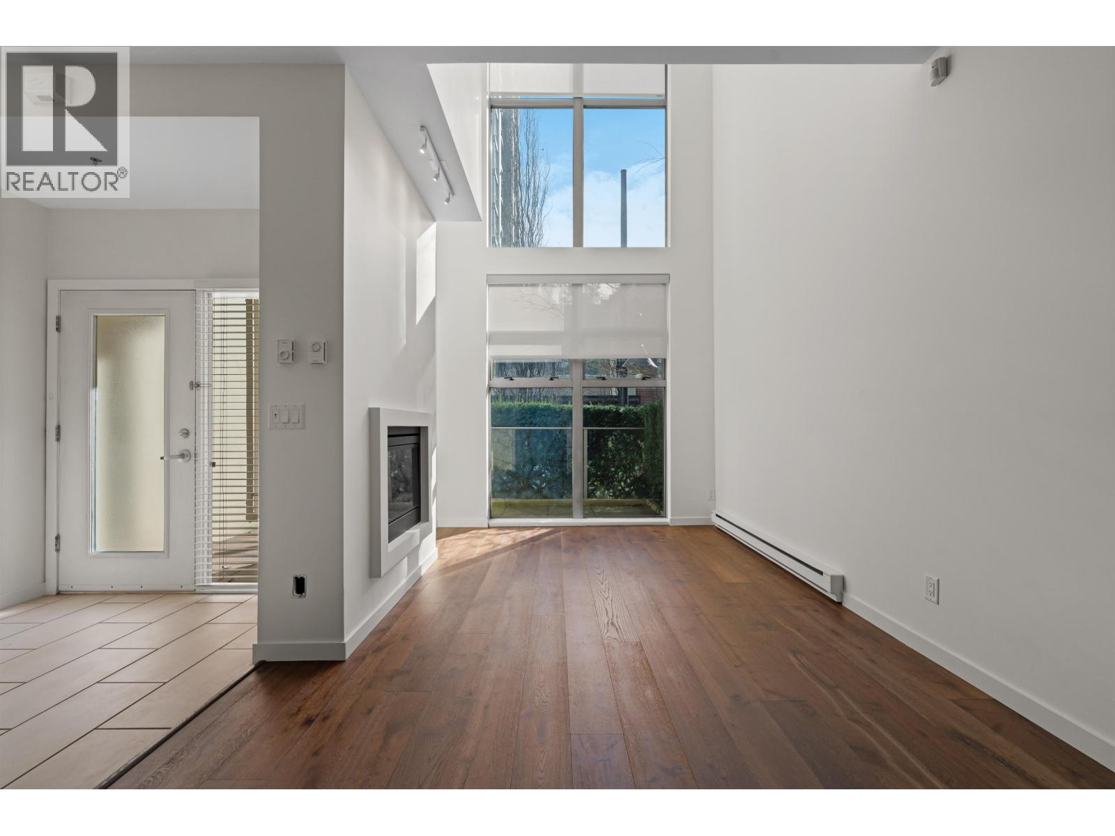 1237 RICHARDS STREET, Vancouver