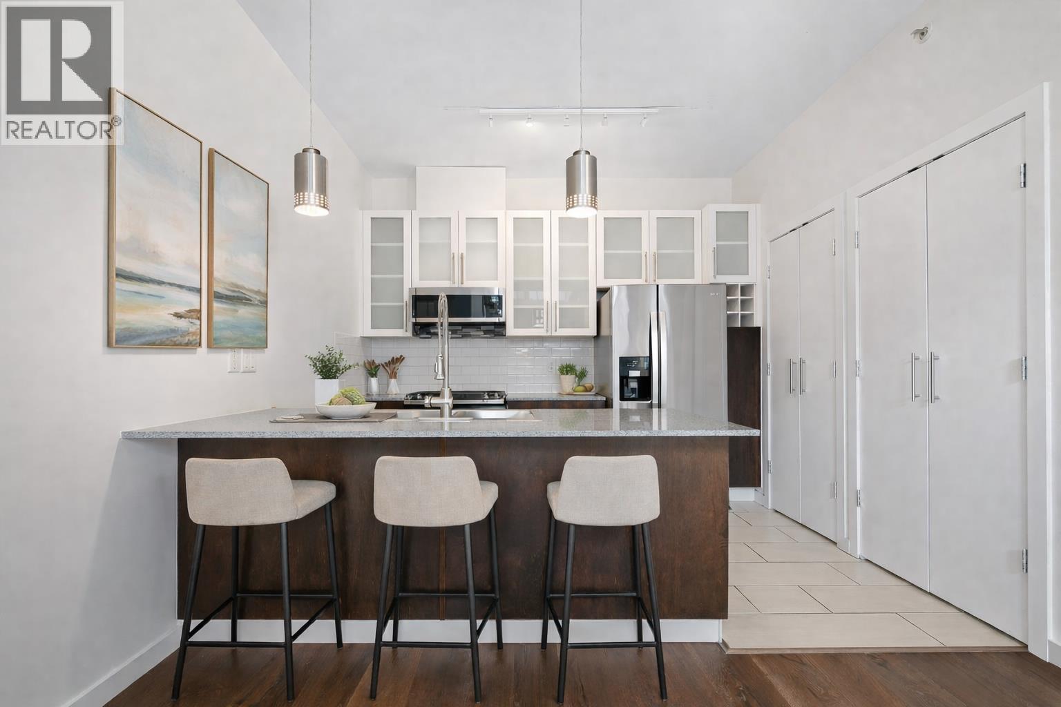 1237 RICHARDS STREET, Vancouver