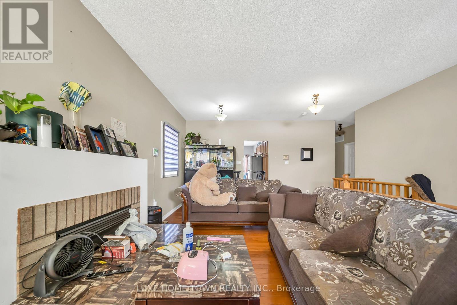 235 VAN KIRK DRIVE - 12