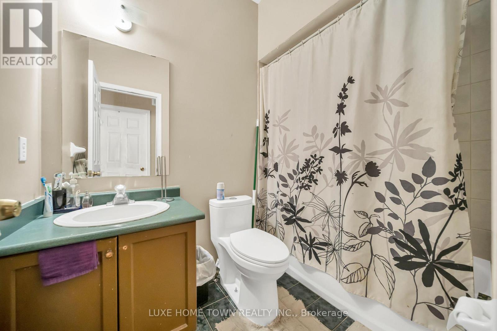 235 VAN KIRK DRIVE - 18