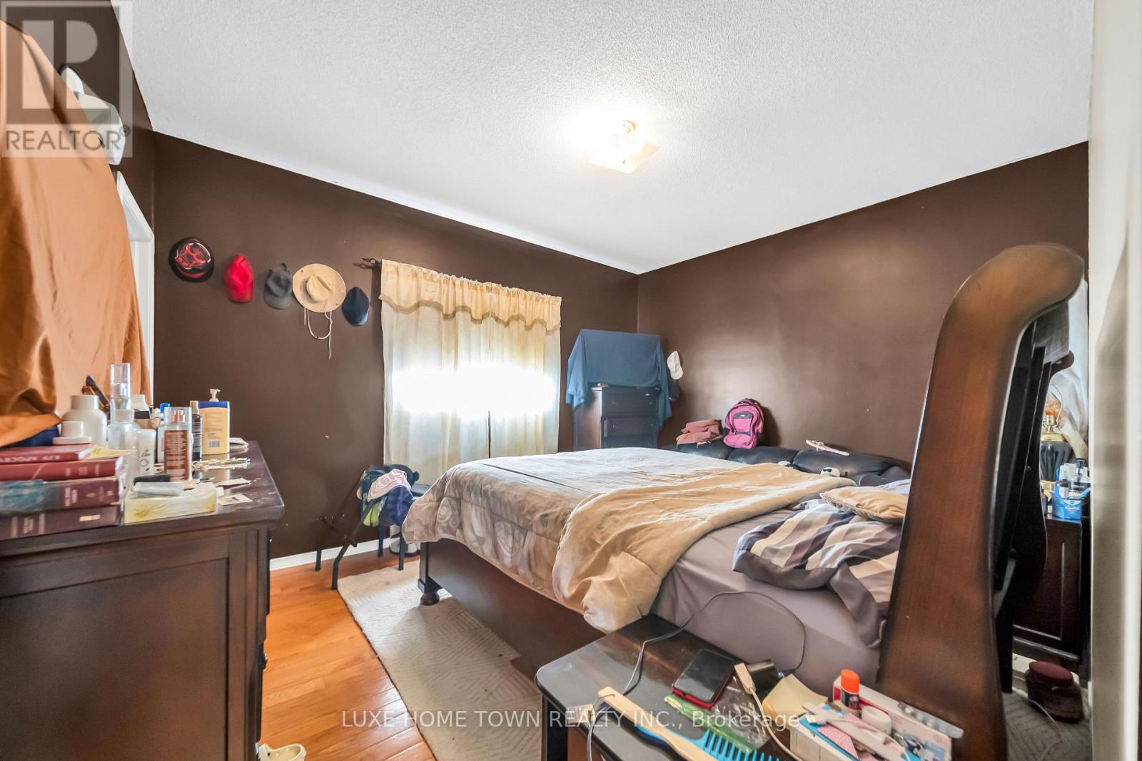 235 VAN KIRK DRIVE - 19