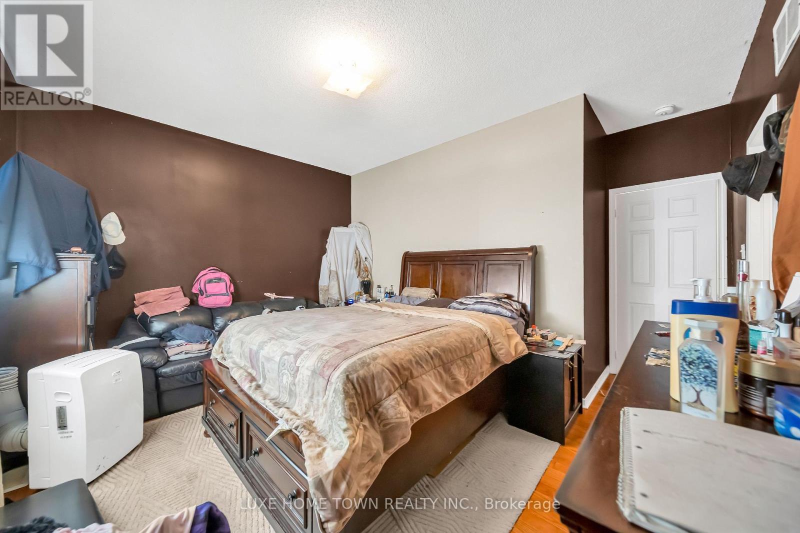 235 VAN KIRK DRIVE - 20