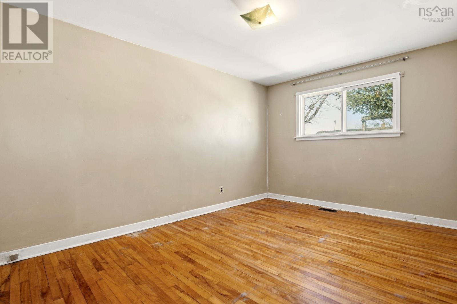 Property 12 of 31 of 12 Estate Drive