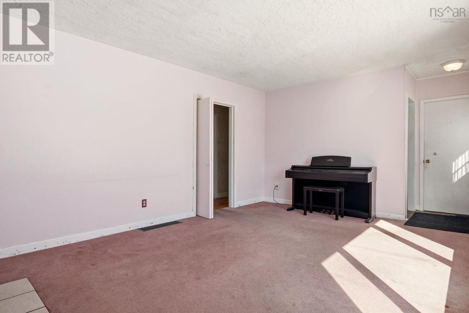 Property 4 of 31 of 12 Estate Drive