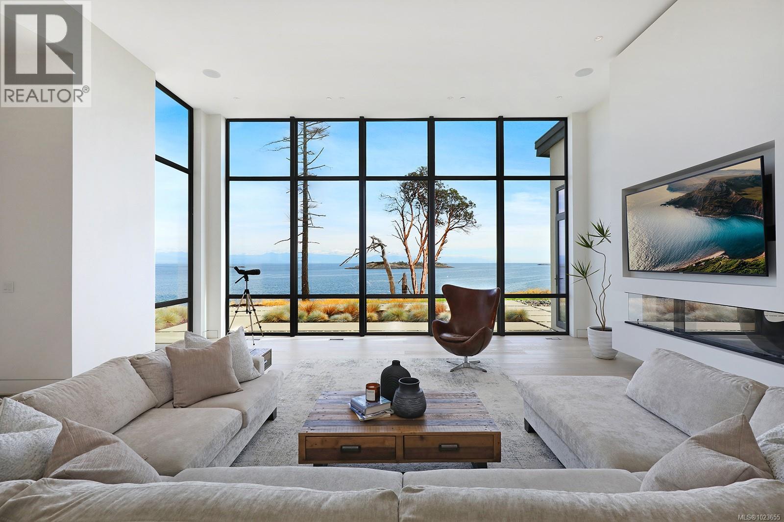 1724 Oak Leaf Dr, Nanoose Bay