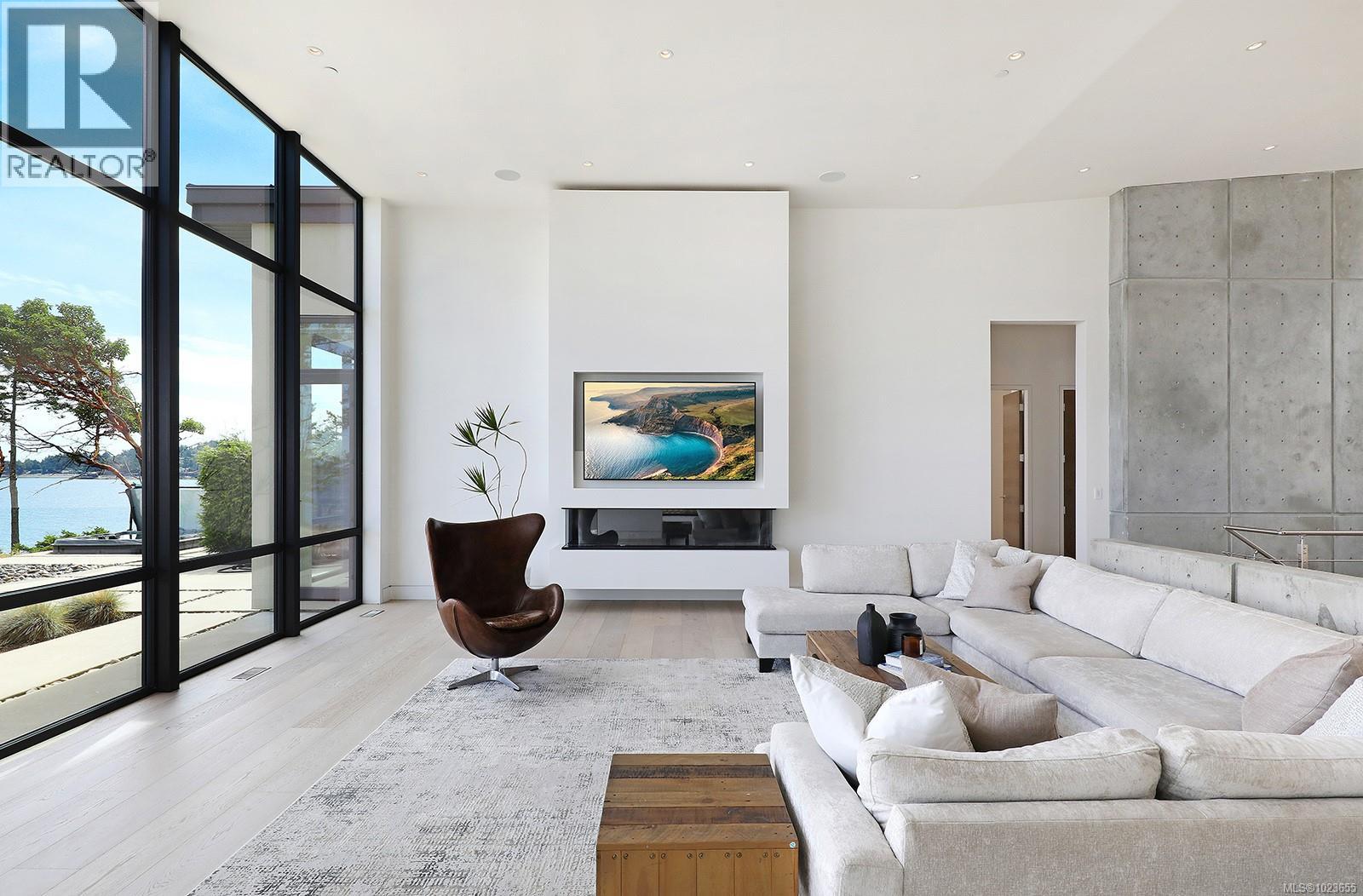 1724 Oak Leaf Dr, Nanoose Bay