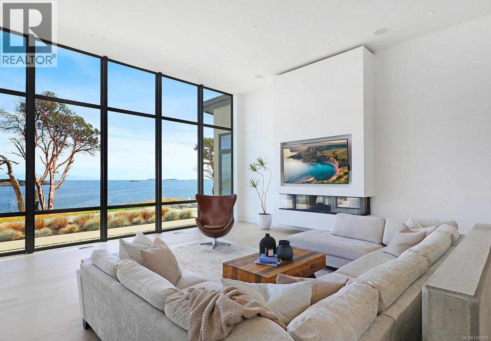 1724 Oak Leaf Dr, Nanoose Bay