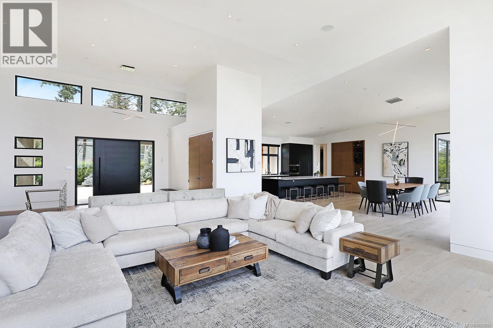 1724 Oak Leaf Dr, Nanoose Bay