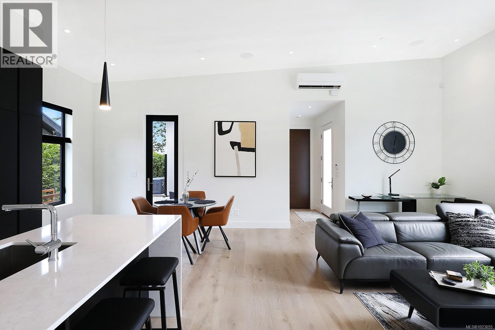 1724 Oak Leaf Dr, Nanoose Bay