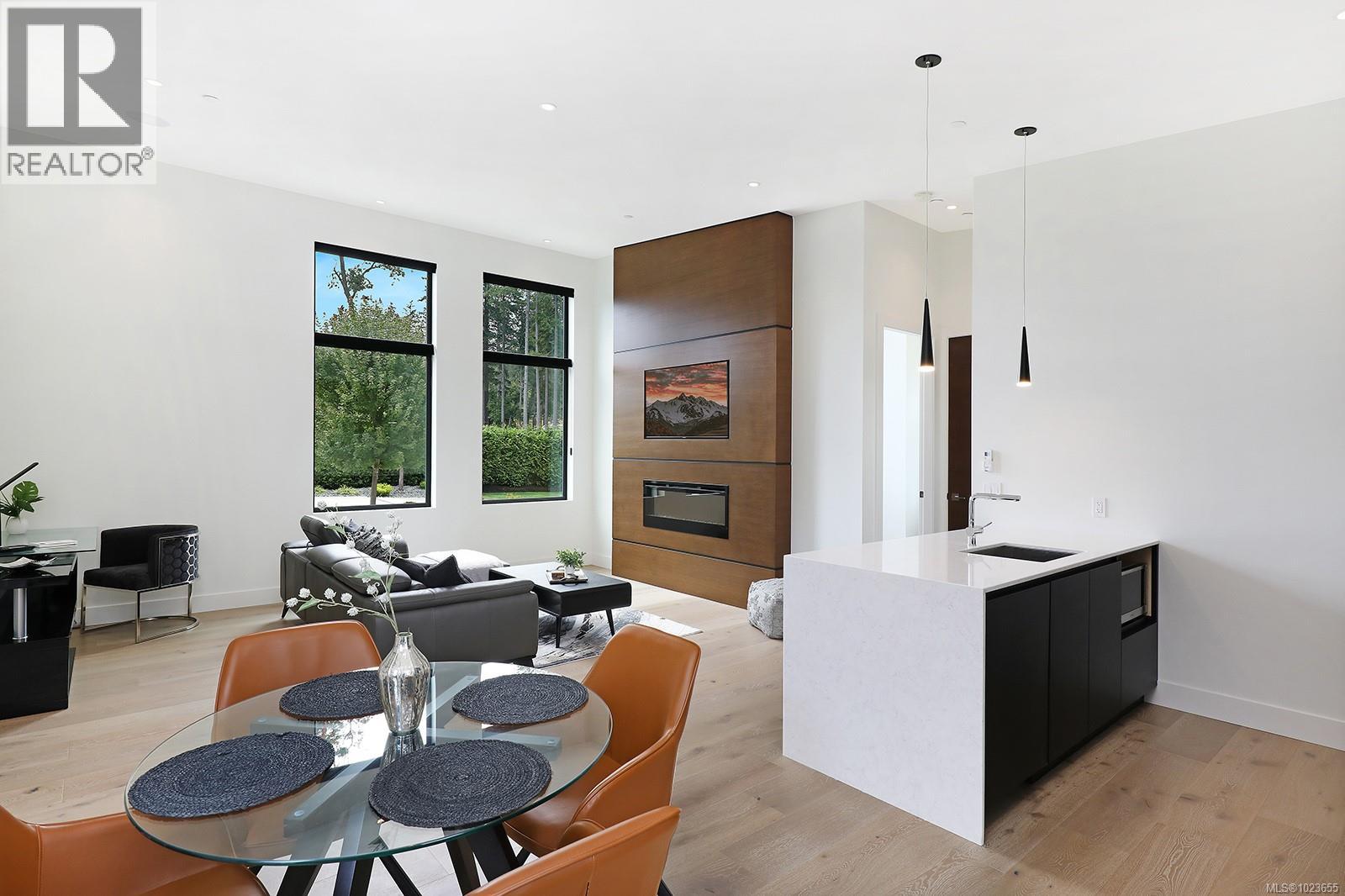 1724 Oak Leaf Dr, Nanoose Bay