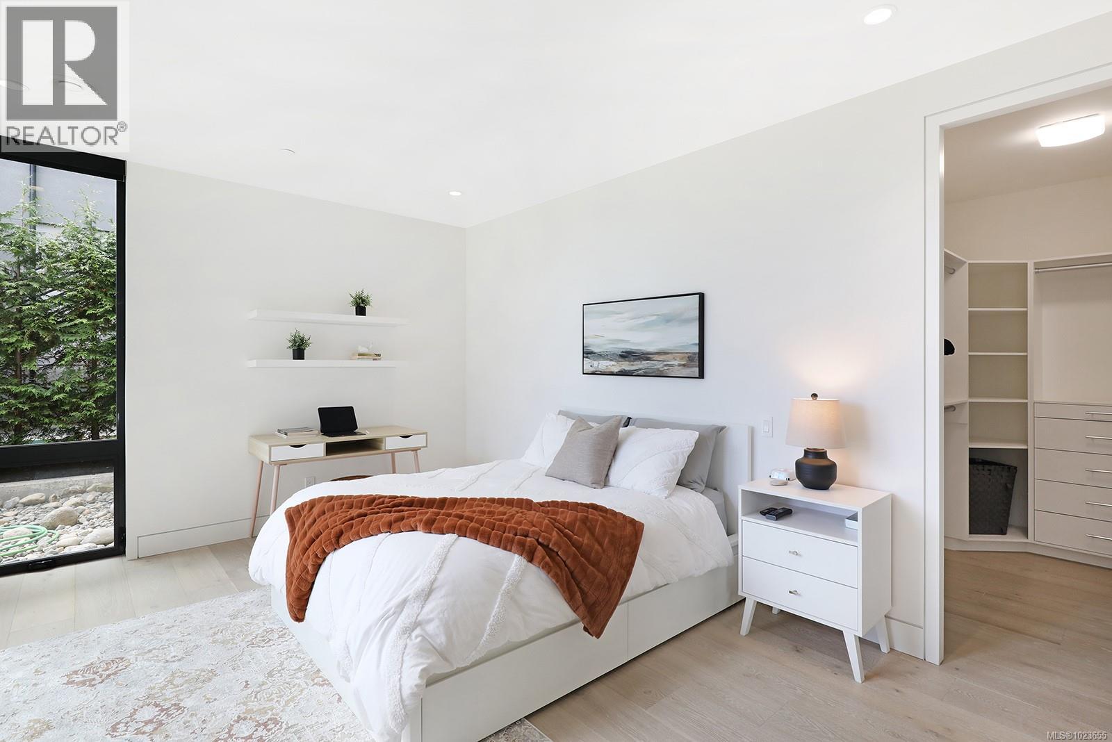 1724 Oak Leaf Dr, Nanoose Bay