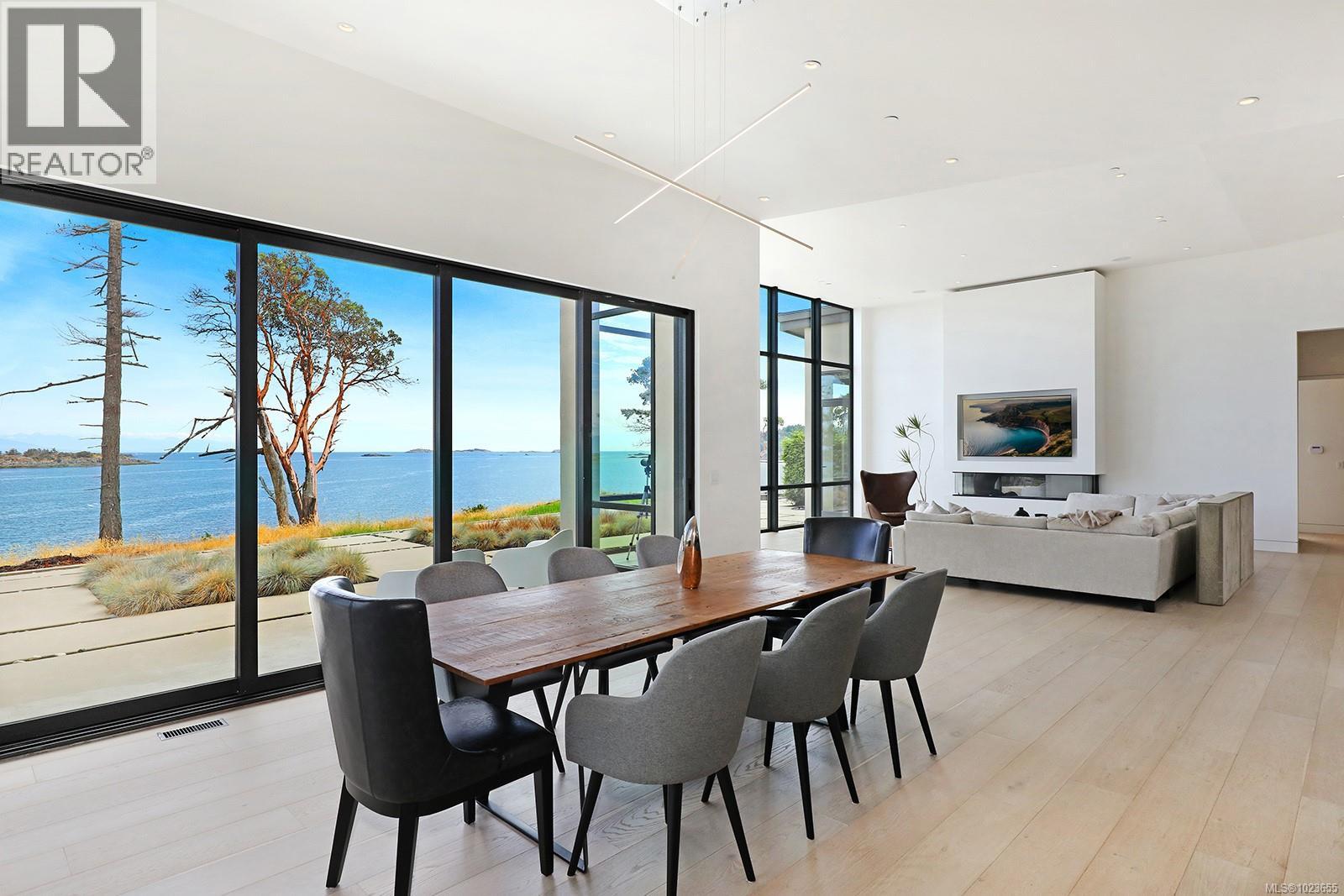 1724 Oak Leaf Dr, Nanoose Bay