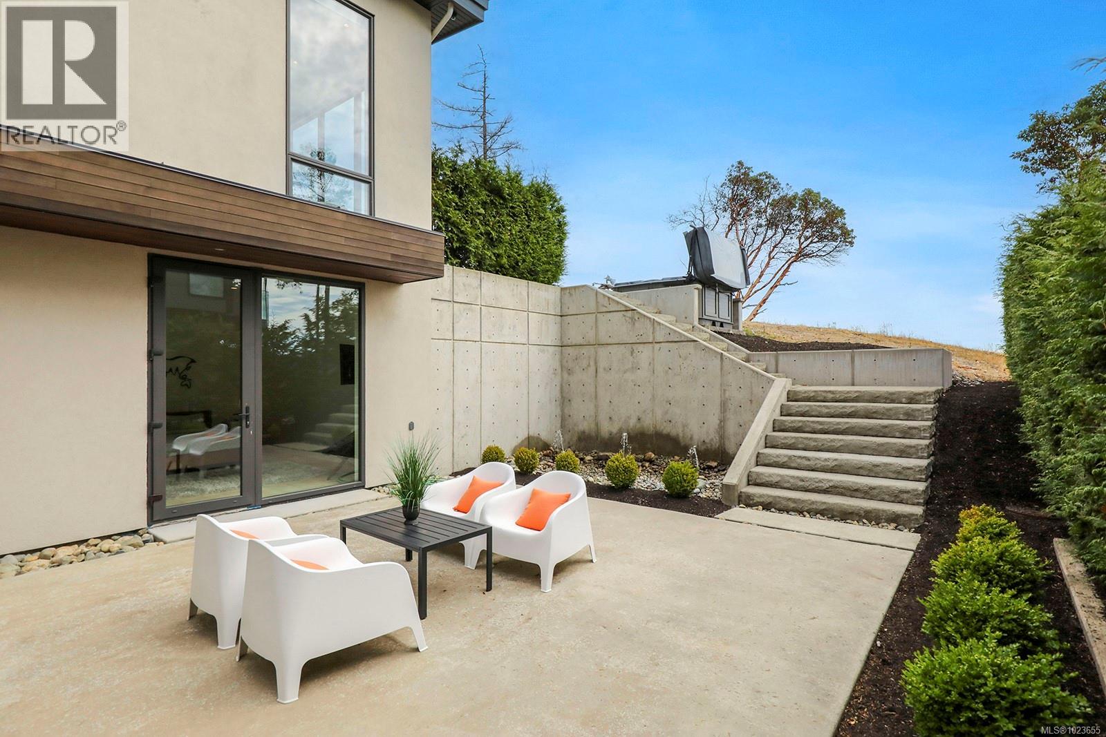 1724 Oak Leaf Dr, Nanoose Bay