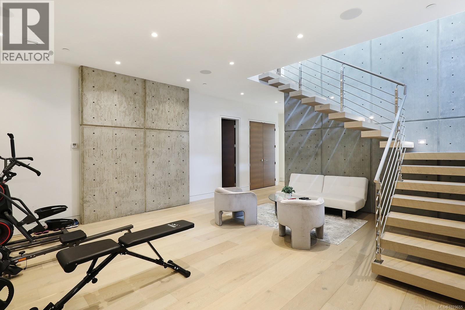 1724 Oak Leaf Dr, Nanoose Bay