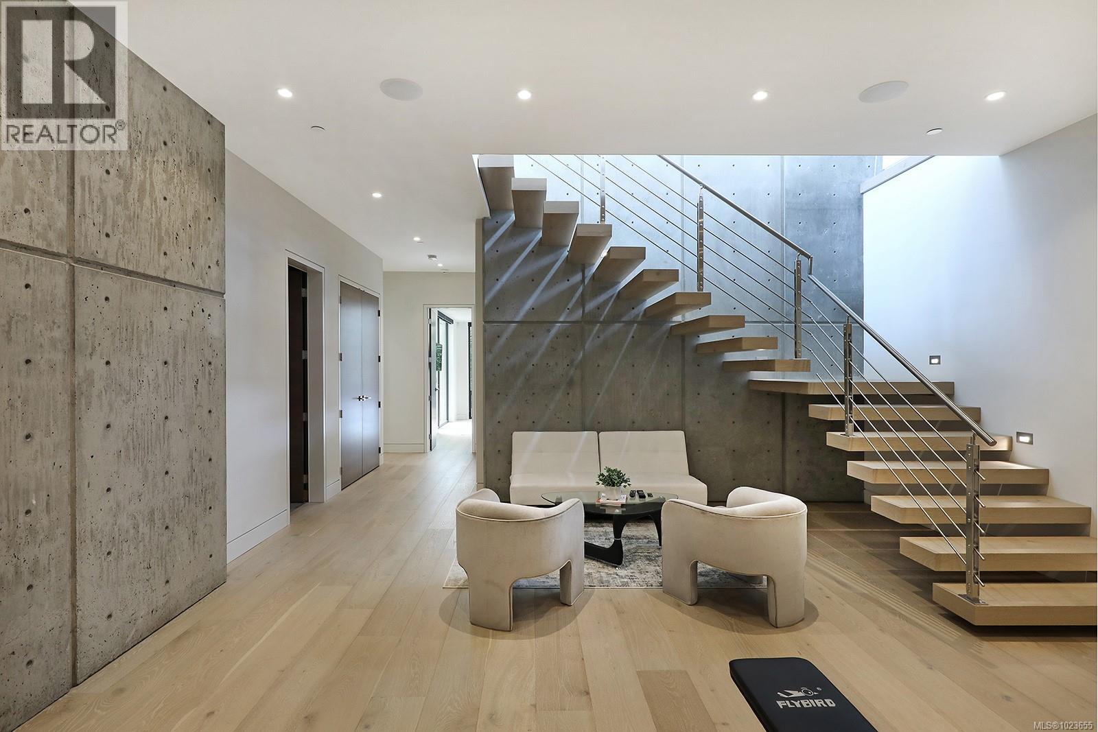 1724 Oak Leaf Dr, Nanoose Bay