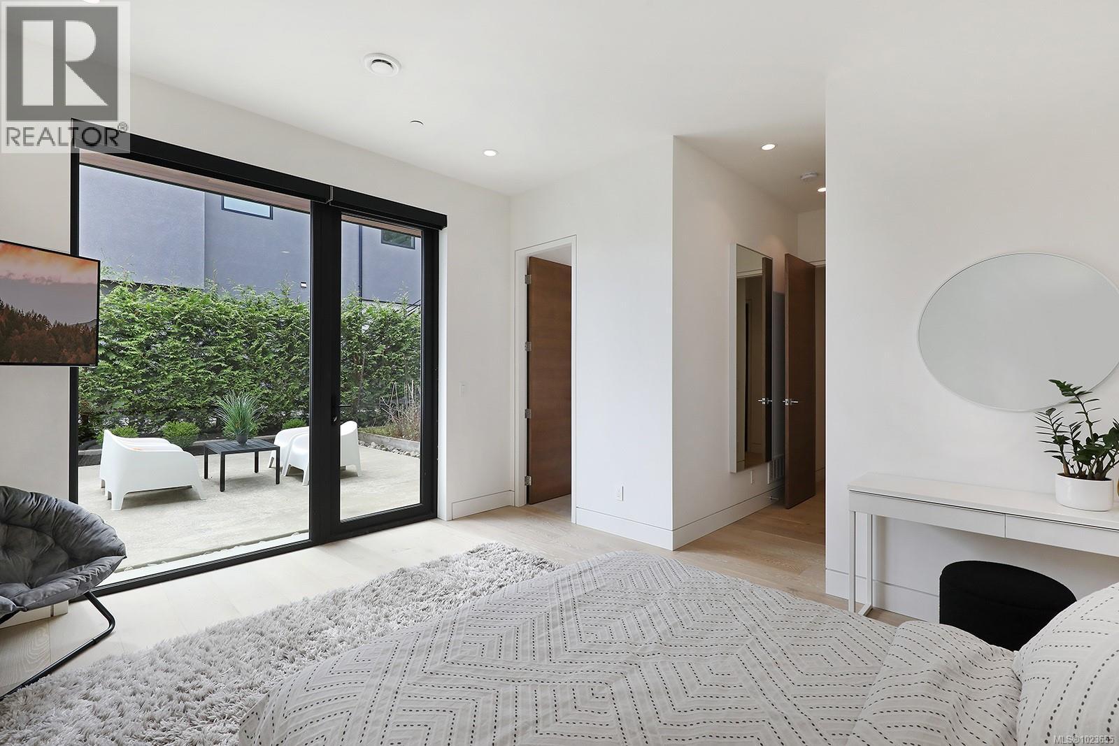 1724 Oak Leaf Dr, Nanoose Bay