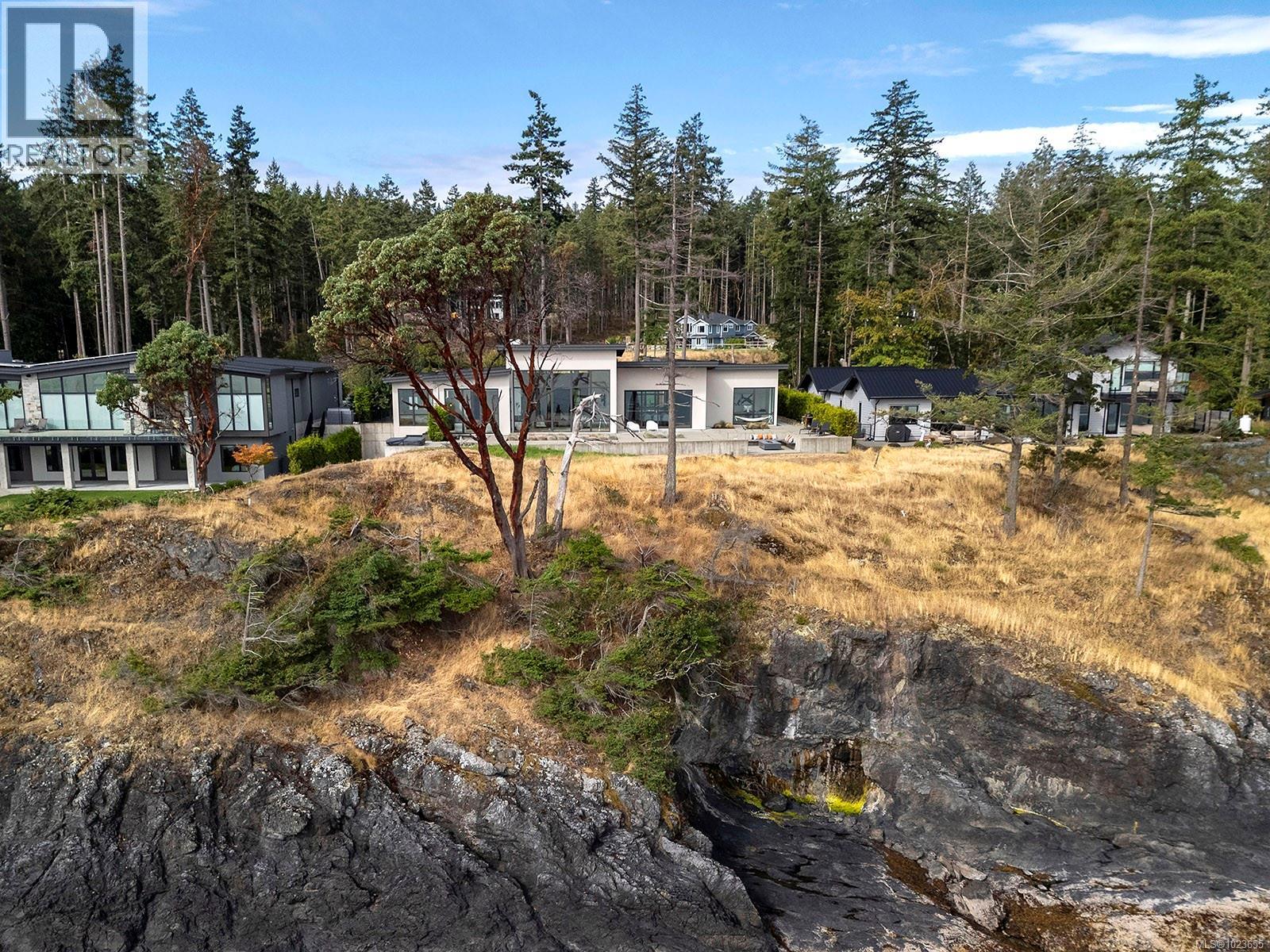 1724 Oak Leaf Dr, Nanoose Bay