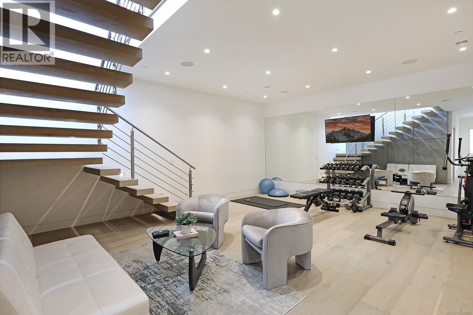 1724 Oak Leaf Dr, Nanoose Bay