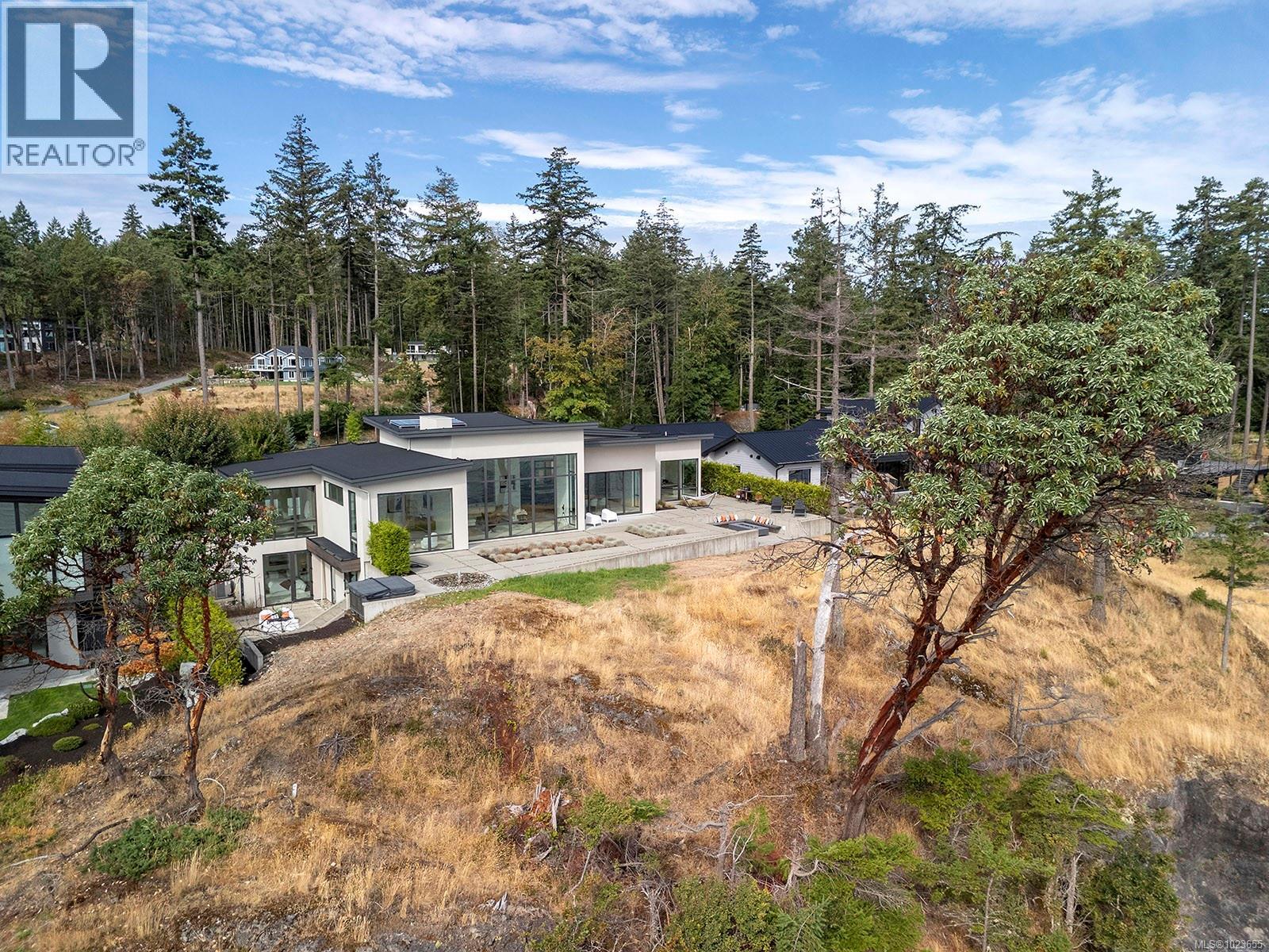 1724 Oak Leaf Dr, Nanoose Bay