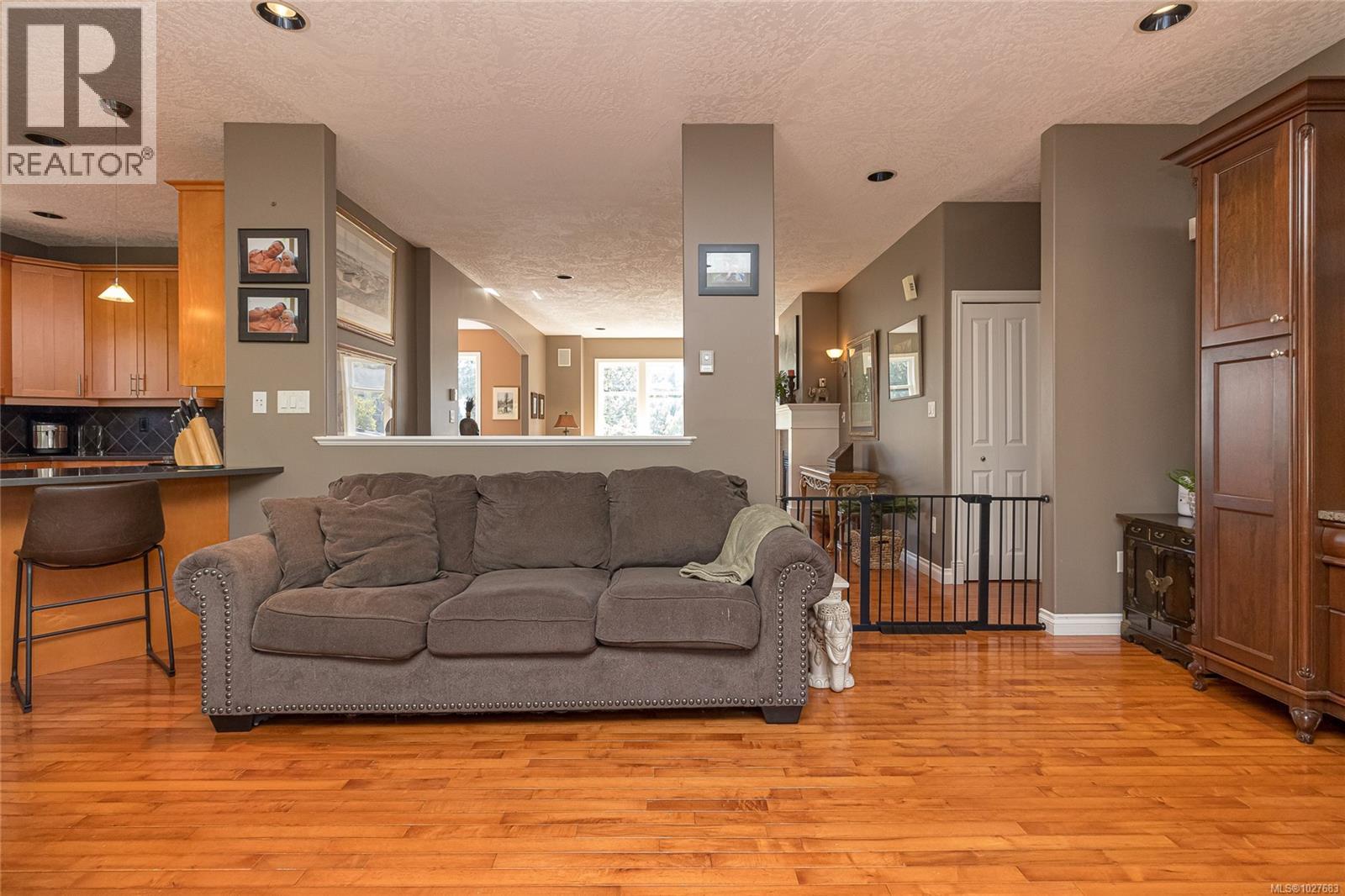  1204 Knockan Place, Saanich