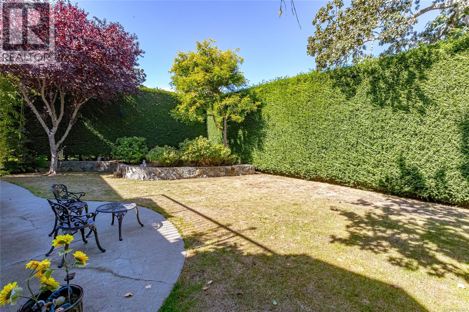  1204 Knockan Place, Saanich