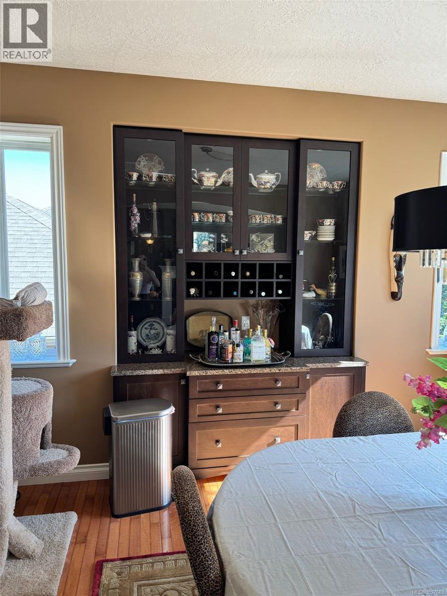  1204 Knockan Place, Saanich