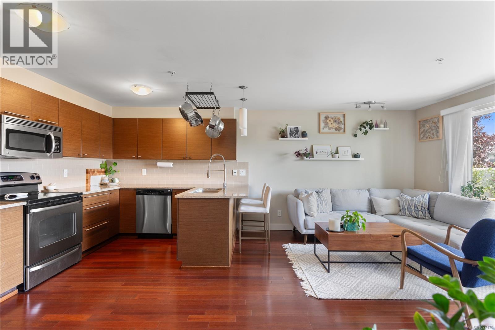 217 1315 Esquimalt Road, Esquimalt