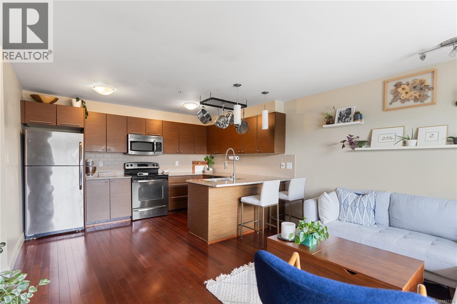 217 1315 Esquimalt Road, Esquimalt