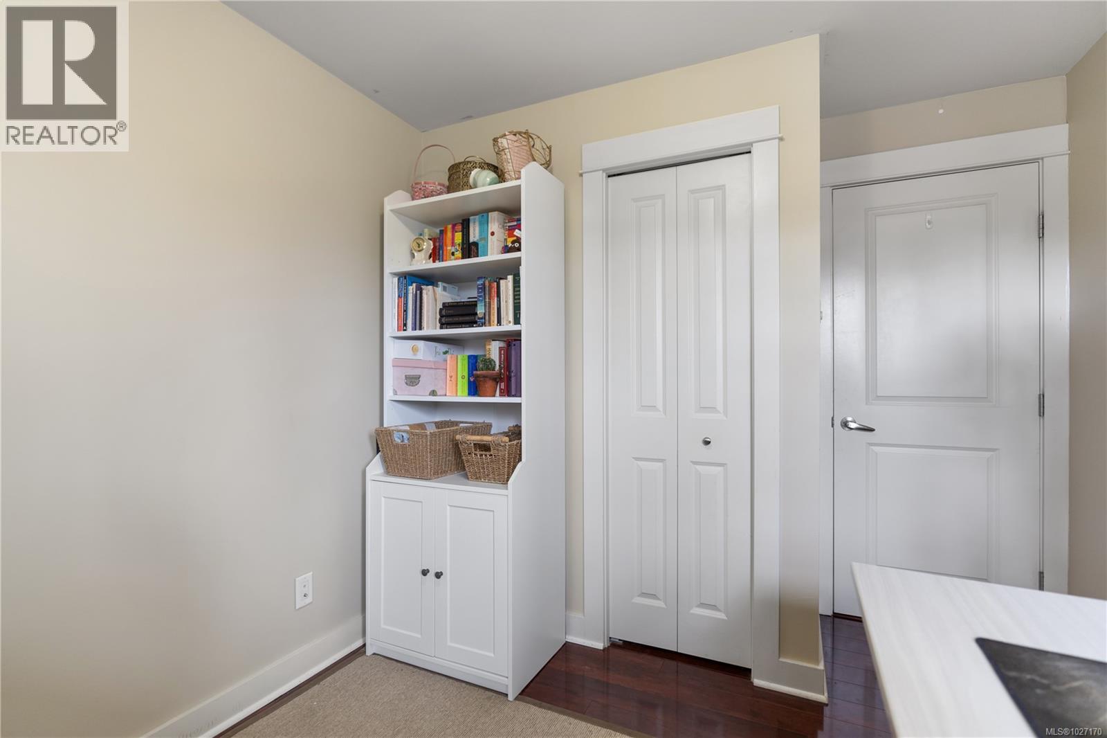 217 1315 Esquimalt Road, Esquimalt