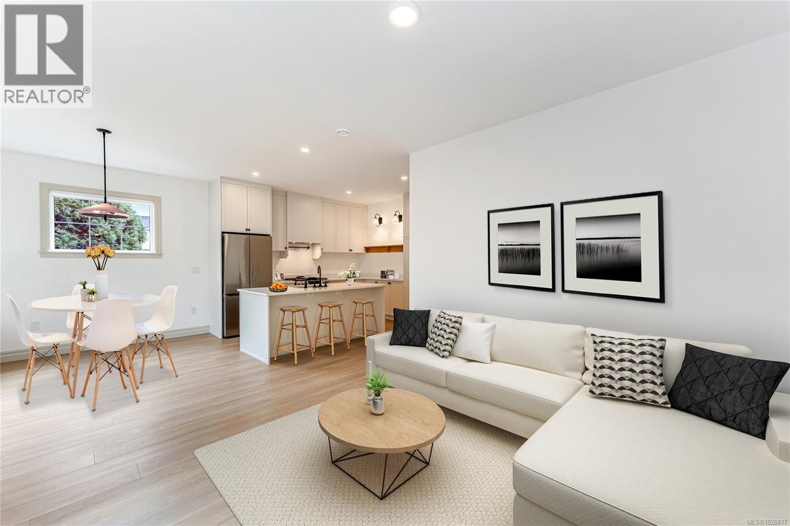 3 3098 Washington Avenue, Victoria