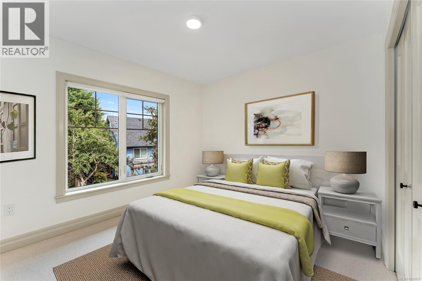 3 3098 Washington Avenue, Victoria