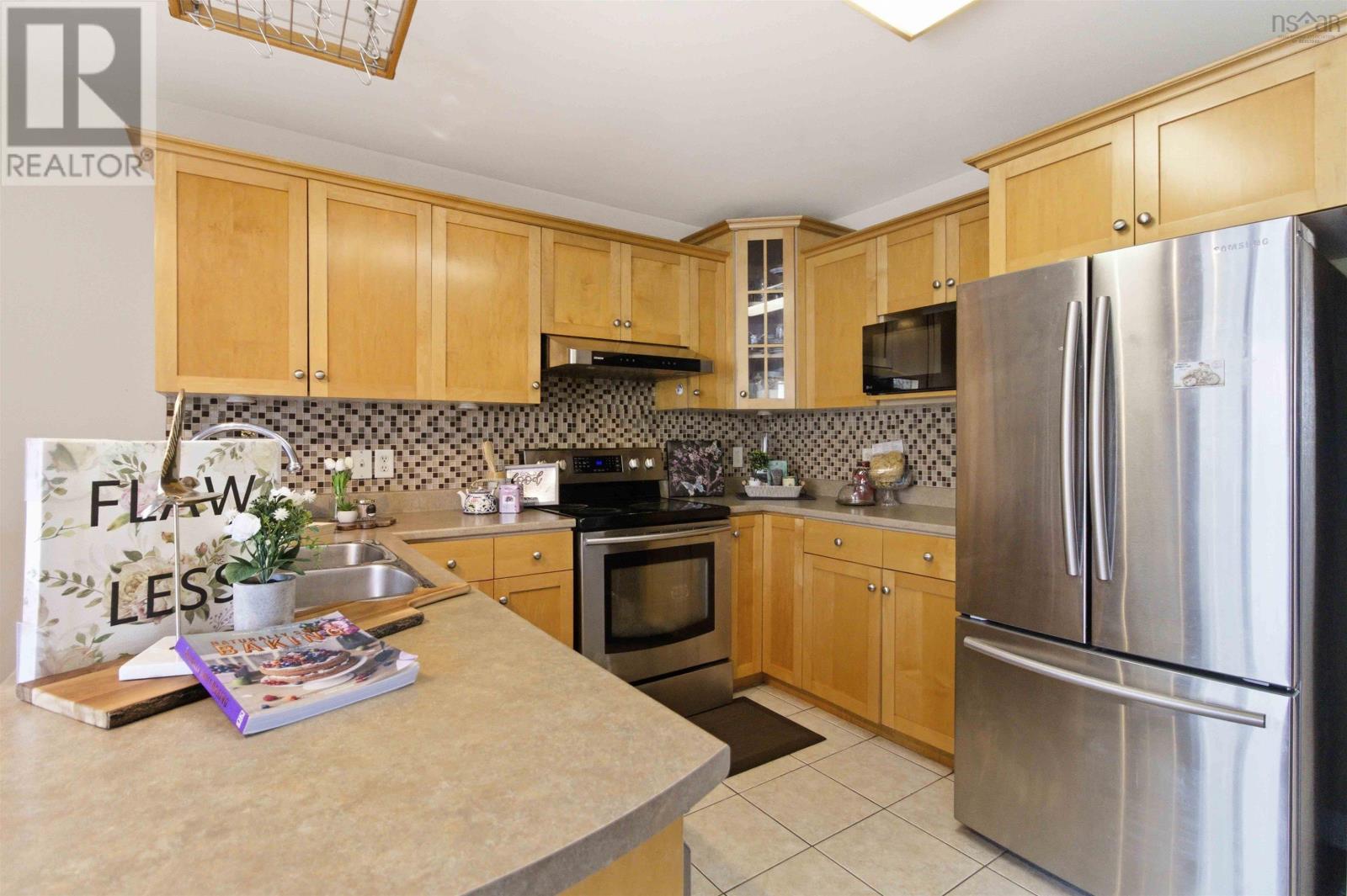 Property 16 of 33 of 32 Redden Court