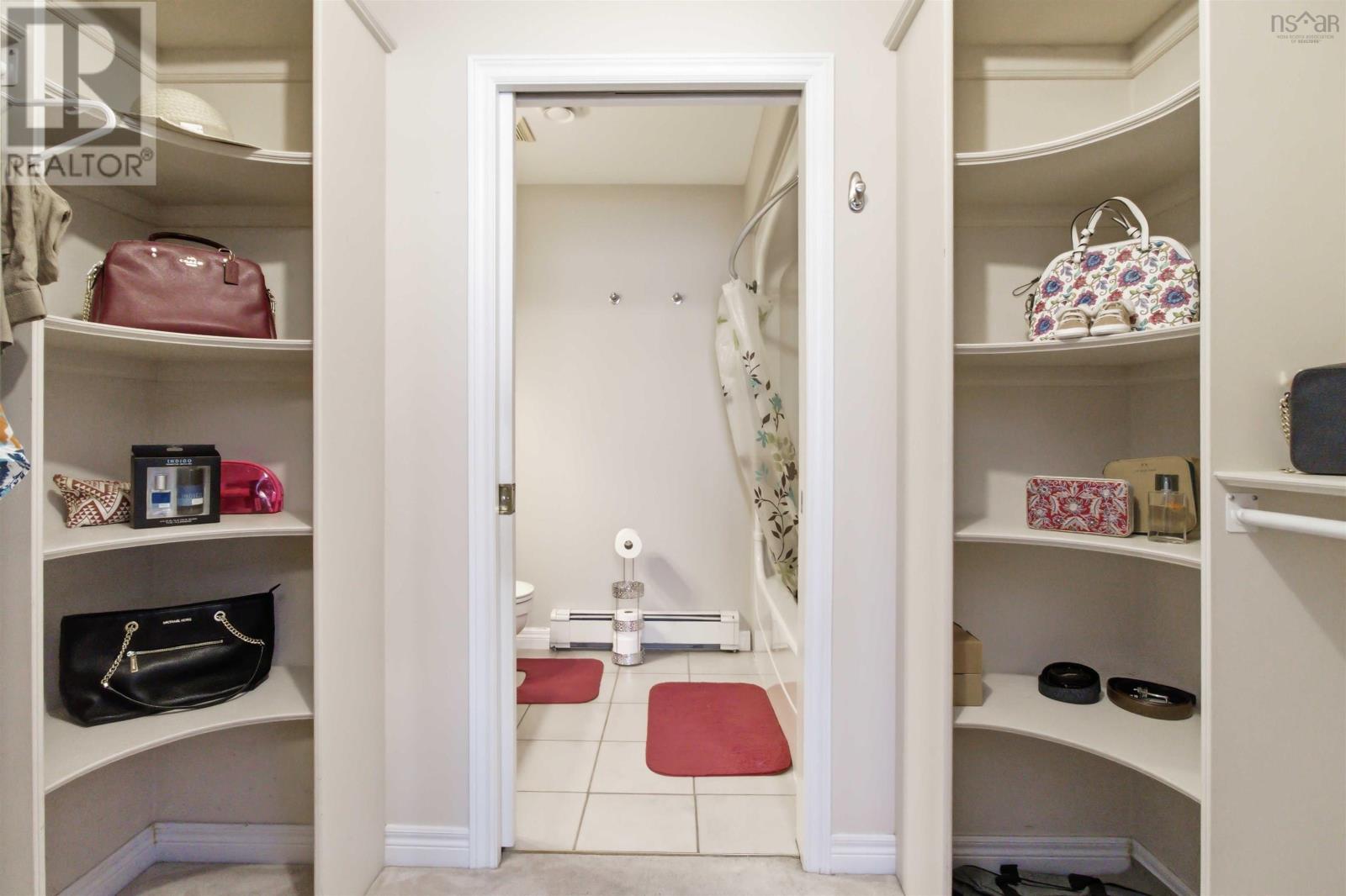 Property 21 of 33 of 32 Redden Court