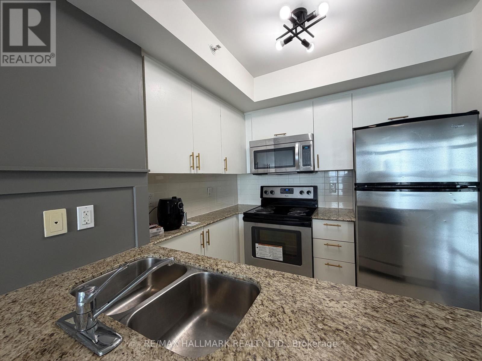 Listing photo of 1805 - 5740 YONGE STREET