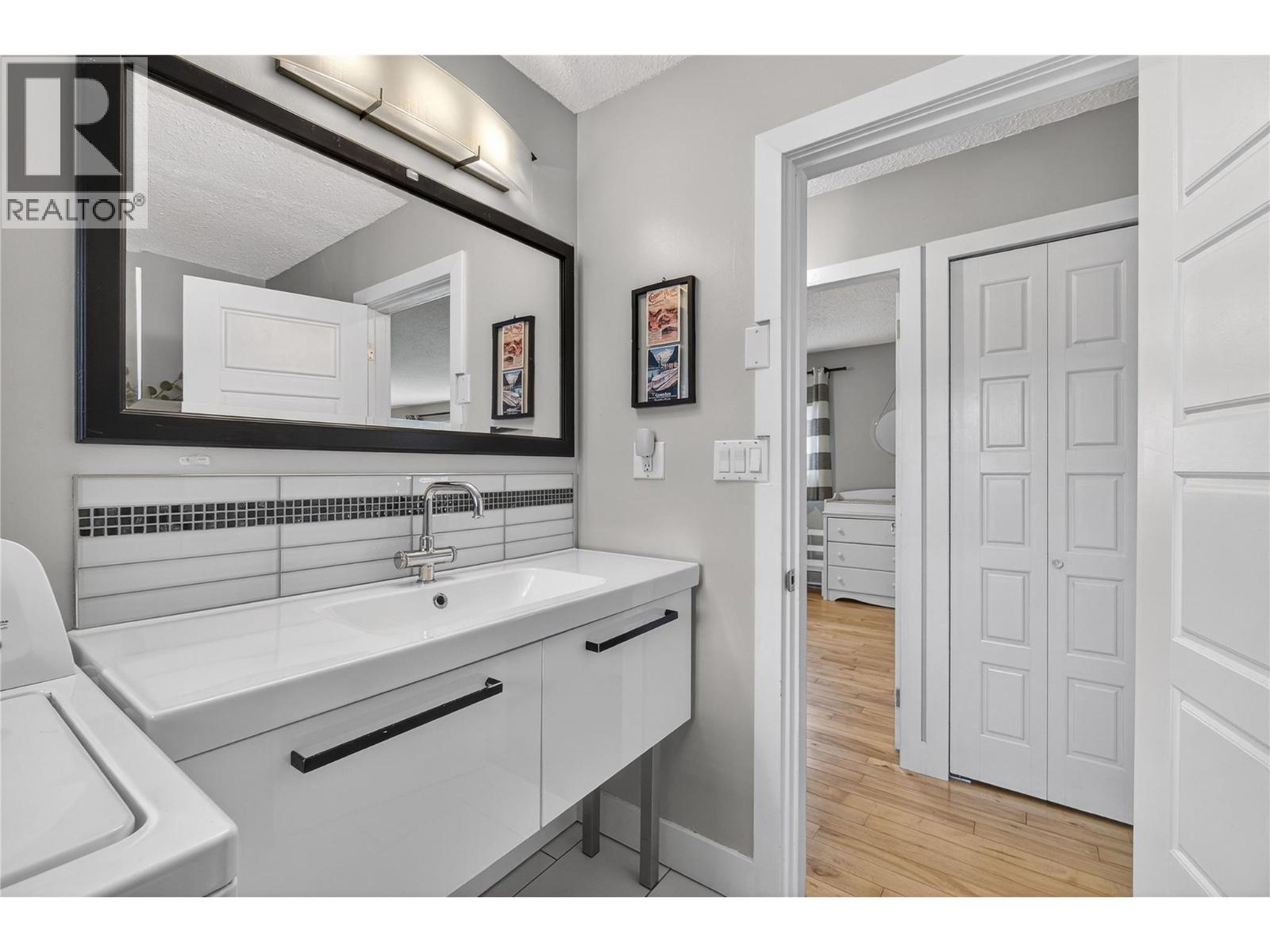 610 Gillis Avenue, Sicamous