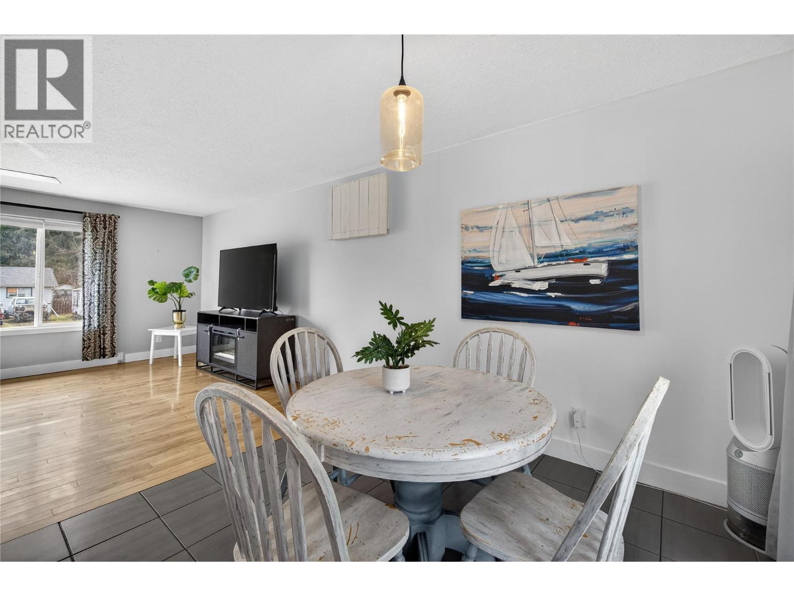 610 Gillis Avenue, Sicamous