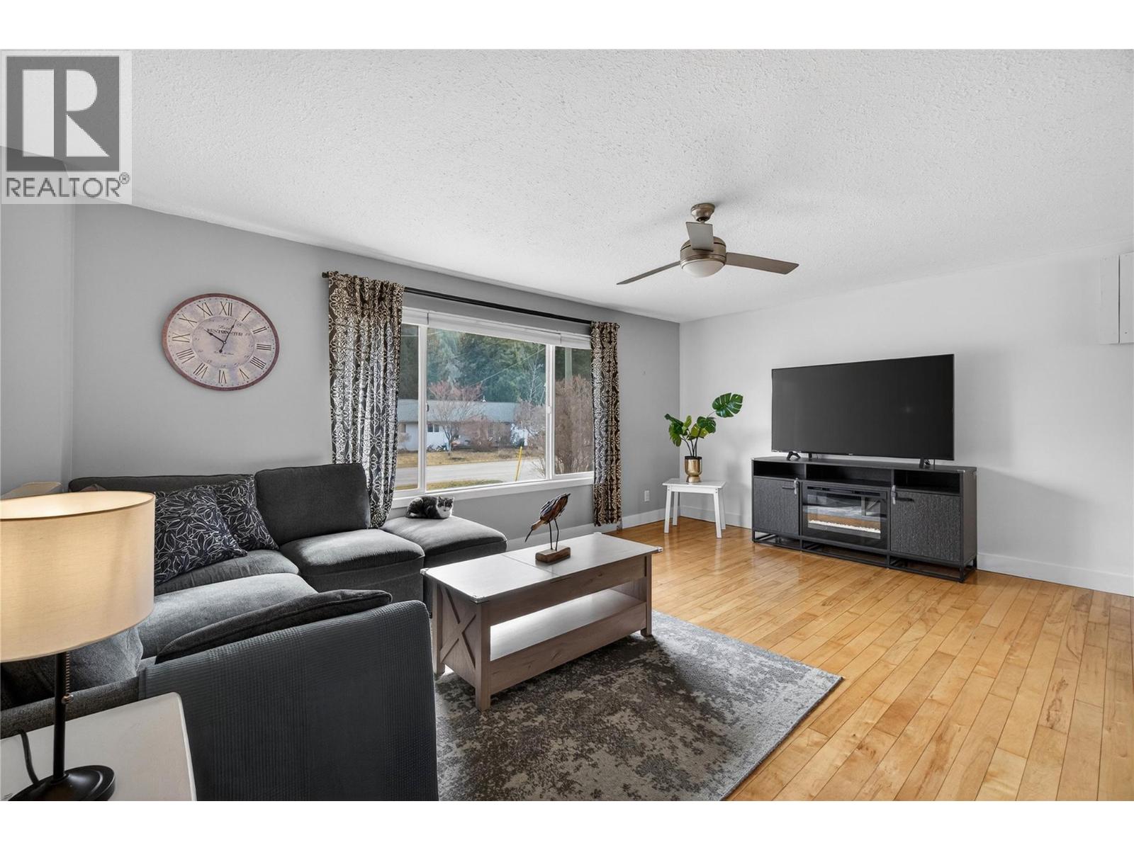 610 Gillis Avenue, Sicamous